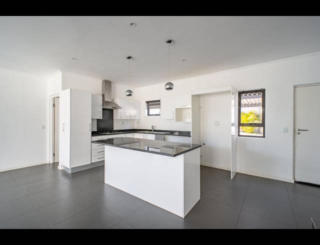 3 BEDROOM TOWNHOUSE FOR SALE IN BRYANSTON